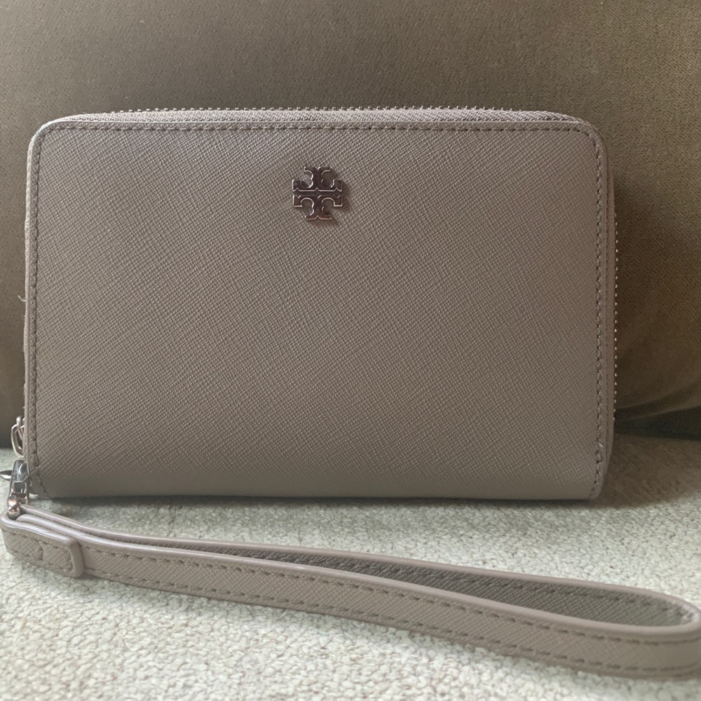 Tory Burch Robinson Wristlet/ Wallet